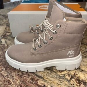 Timberland Women's Beige Combat Boots NEW